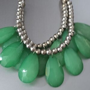 Elegant Green Beaded Necklace 14 In Down